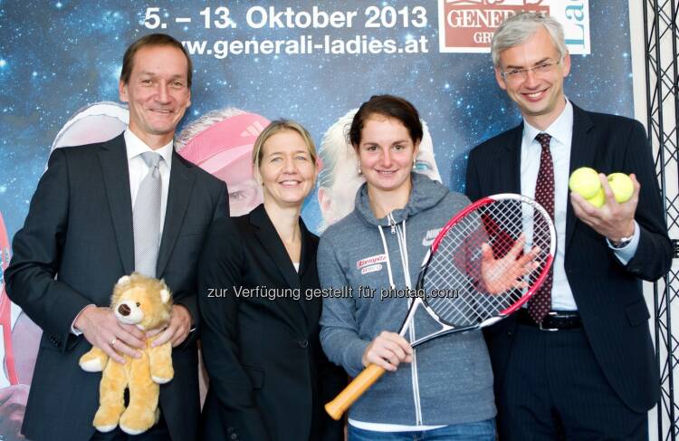 Generali Ladies Linz - WTA Tour: Regionaldirektor Erwin Mollnhuber (Generali), Turnierdirektorin Sandra Reichel, Melanie Klaffner (AUT) und Sportlandesrat Michael Strugl (Oberoesterreich). Foto: GEPA pictures/ Matthias Hauer