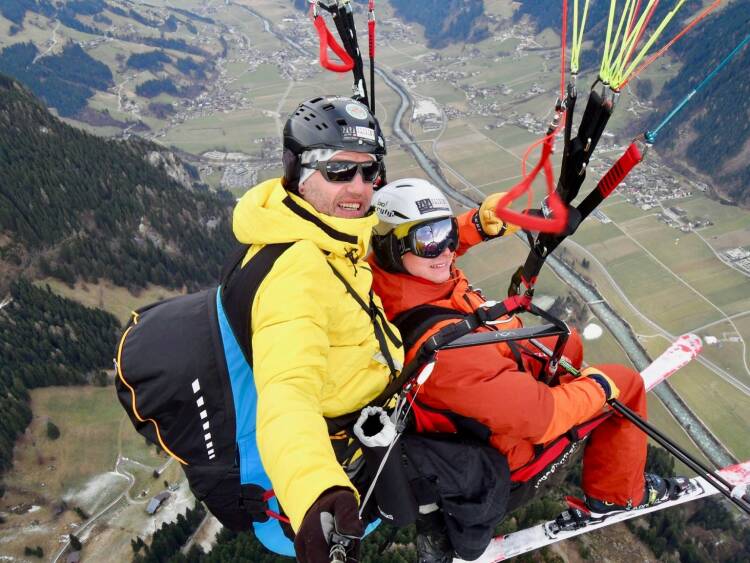 Matthias Stelzmüller - Nominierung: Mein Sportschnappschuss des Jahres in Mayrhofen! Von einem Skigebiet ins andere, ohne die Ski abzuschnallen! ;) Voten und/oder auch sich selbst nominieren unter http://www.facebook.com/groups/Sportsblogged