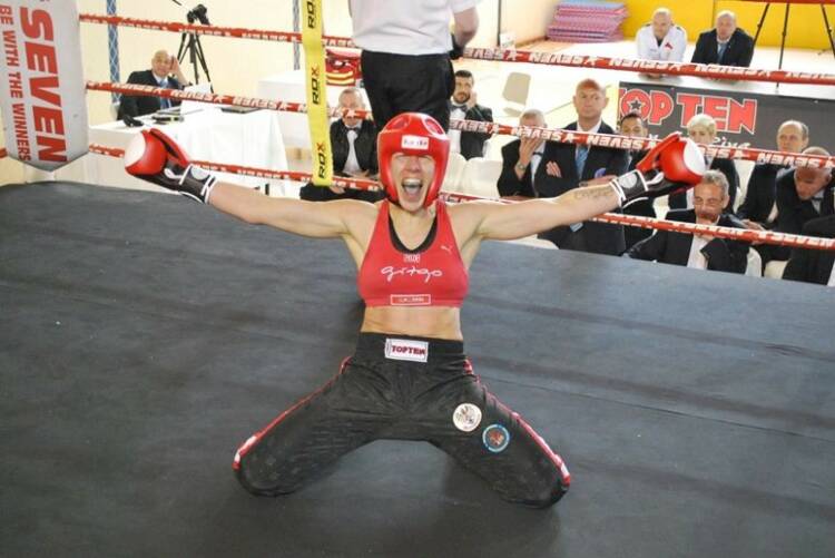 Nicole Trimmel Nominierung: Mein Sportschnappschuss 2016 - Europameisterin im Vollkontakt Kickboxen,-) - Voten und/oder auch sich selbst nominieren unter http://www.facebook.com/groups/Sportsblogged